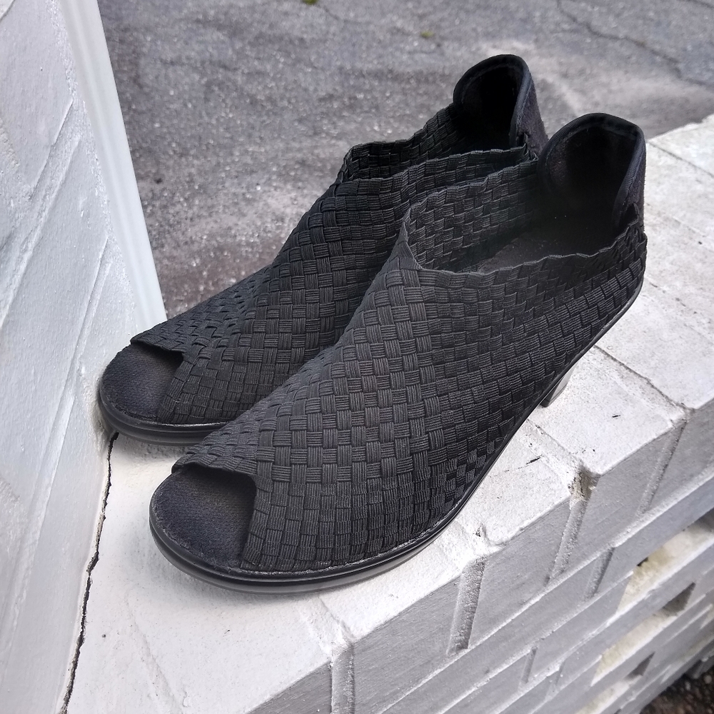 bernie mev Pump Sandal Shoe Black sz 9 Excellent!